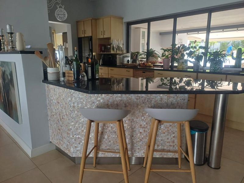 To Let 4 Bedroom Property for Rent in Robberg Ridge Western Cape